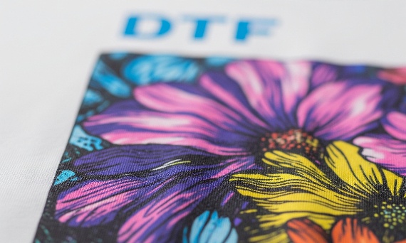 Zdobienie Odzieży DTF: Twoje Logo z Nami Zawsze Wygląda Idealnie!